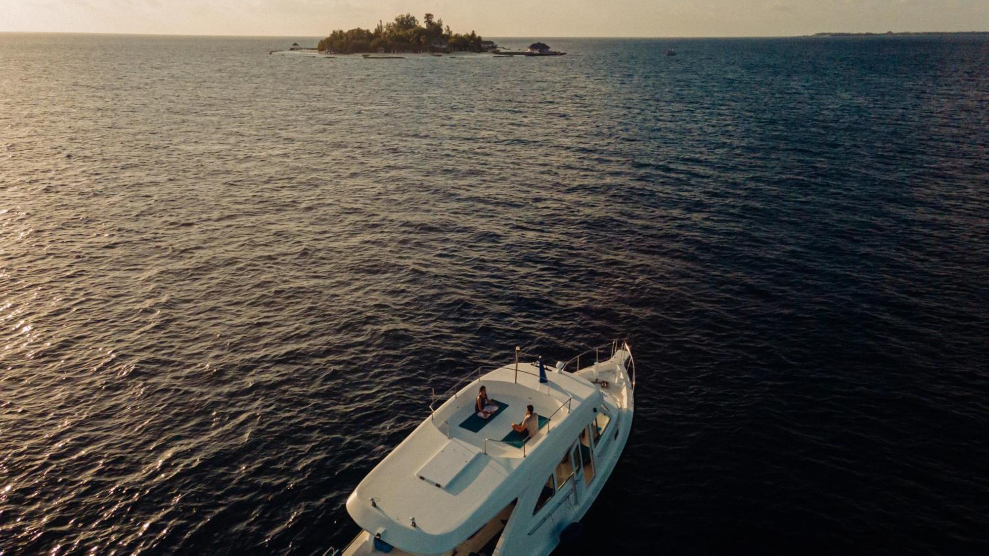 Hotel Nova Maldives Dhangethi Esterno foto