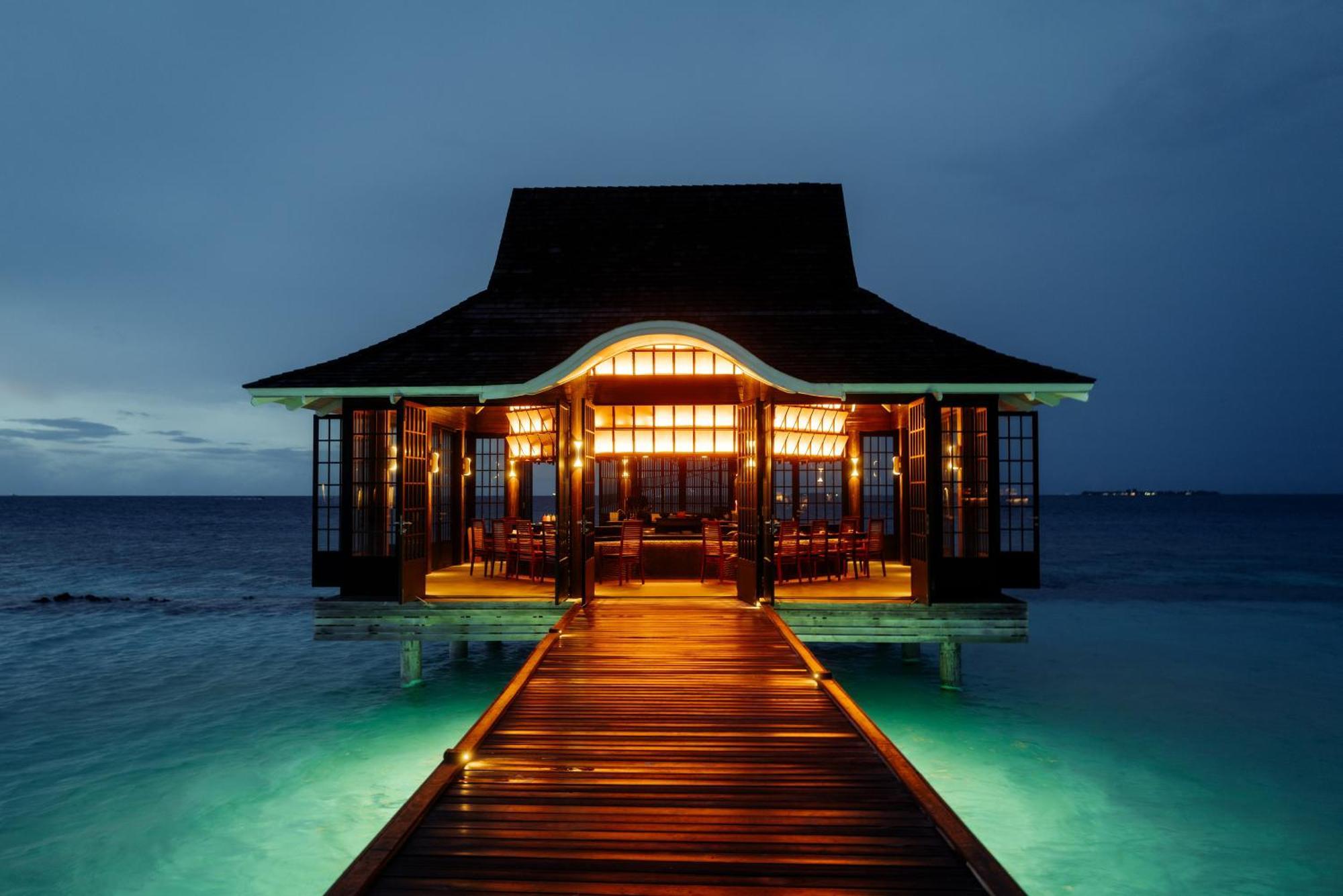 Hotel Nova Maldives Dhangethi Esterno foto